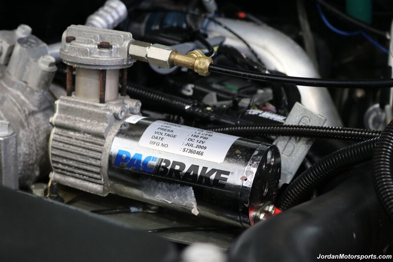 2006 Chevrolet Silverado 3500 LT3  1-OWNER* 100% RUST & CORROSION FREE* LT3 W/MOON ROOF & DVD* REAR AIR BAGS* PACBRAKE EXHAUST BRAKE* NEVER HAD 5TH WHEEL OR GOOSENECK* NEW 10-PLY A/T TIRES* REMOTE START - Photo 38 - Portland, OR 97230