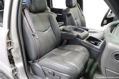 2006 Chevrolet Silverado 3500 LT3  1-OWNER* 100% RUST & CORROSION FREE* LT3 W/MOON ROOF & DVD* REAR AIR BAGS* PACBRAKE EXHAUST BRAKE* NEVER HAD 5TH WHEEL OR GOOSENECK* NEW 10-PLY A/T TIRES* REMOTE START - Photo 17 - Portland, OR 97230