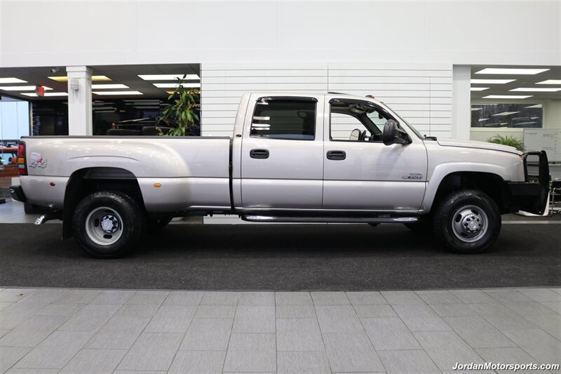 2006 Chevrolet Silverado 3500 LT3  1-OWNER* 100% RUST & CORROSION FREE* LT3 W/MOON ROOF & DVD* REAR AIR BAGS* PACBRAKE EXHAUST BRAKE* NEVER HAD 5TH WHEEL OR GOOSENECK* NEW 10-PLY A/T TIRES* REMOTE START - Photo 5 - Portland, OR 97230