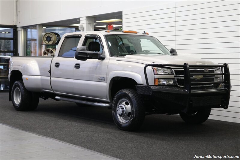 2006 Chevrolet Silverado 3500 LT3  1-OWNER* 100% RUST & CORROSION FREE* LT3 W/MOON ROOF & DVD* REAR AIR BAGS* PACBRAKE EXHAUST BRAKE* NEVER HAD 5TH WHEEL OR GOOSENECK* NEW 10-PLY A/T TIRES* REMOTE START - Photo 2 - Portland, OR 97230