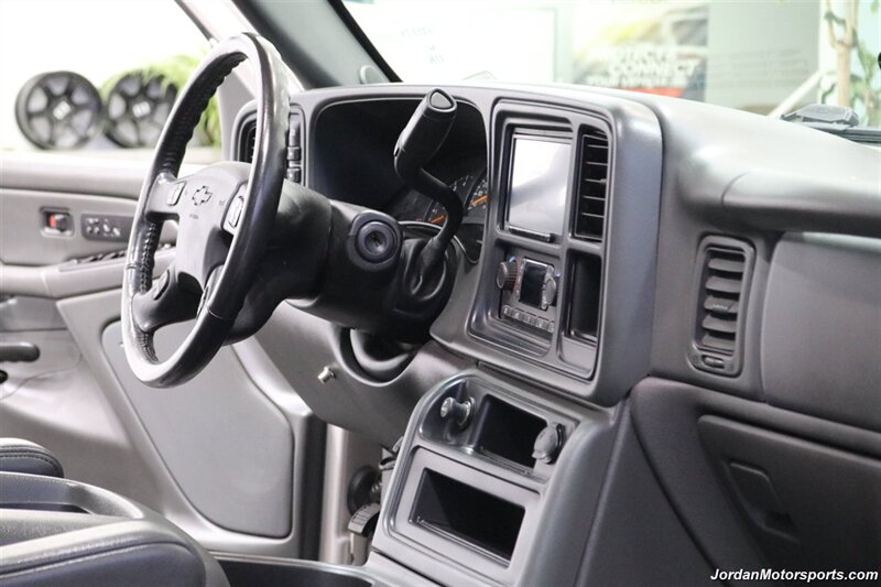 2006 Chevrolet Silverado 3500 LT3  1-OWNER* 100% RUST & CORROSION FREE* LT3 W/MOON ROOF & DVD* REAR AIR BAGS* PACBRAKE EXHAUST BRAKE* NEVER HAD 5TH WHEEL OR GOOSENECK* NEW 10-PLY A/T TIRES* REMOTE START - Photo 79 - Portland, OR 97230