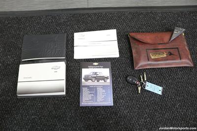 2006 Chevrolet Silverado 3500 LT3  1-OWNER* 100% RUST & CORROSION FREE* LT3 W/MOON ROOF & DVD* REAR AIR BAGS* PACBRAKE EXHAUST BRAKE* NEVER HAD 5TH WHEEL OR GOOSENECK* NEW 10-PLY A/T TIRES* REMOTE START - Photo 93 - Portland, OR 97230