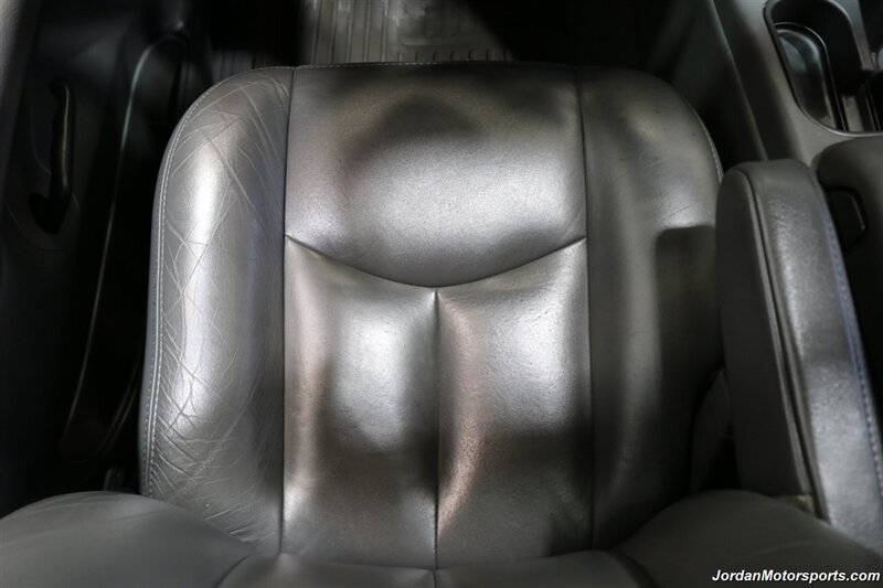 2006 Chevrolet Silverado 3500 LT3  1-OWNER* 100% RUST & CORROSION FREE* LT3 W/MOON ROOF & DVD* REAR AIR BAGS* PACBRAKE EXHAUST BRAKE* NEVER HAD 5TH WHEEL OR GOOSENECK* NEW 10-PLY A/T TIRES* REMOTE START - Photo 74 - Portland, OR 97230