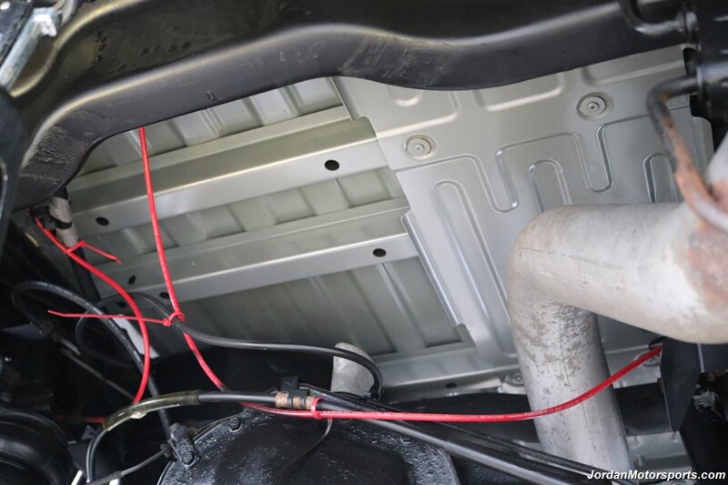 2006 Chevrolet Silverado 3500 LT3  1-OWNER* 100% RUST & CORROSION FREE* LT3 W/MOON ROOF & DVD* REAR AIR BAGS* PACBRAKE EXHAUST BRAKE* NEVER HAD 5TH WHEEL OR GOOSENECK* NEW 10-PLY A/T TIRES* REMOTE START - Photo 32 - Portland, OR 97230