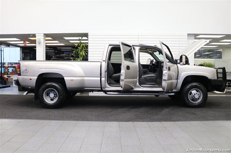2006 Chevrolet Silverado 3500 LT3  1-OWNER* 100% RUST & CORROSION FREE* LT3 W/MOON ROOF & DVD* REAR AIR BAGS* PACBRAKE EXHAUST BRAKE* NEVER HAD 5TH WHEEL OR GOOSENECK* NEW 10-PLY A/T TIRES* REMOTE START - Photo 11 - Portland, OR 97230