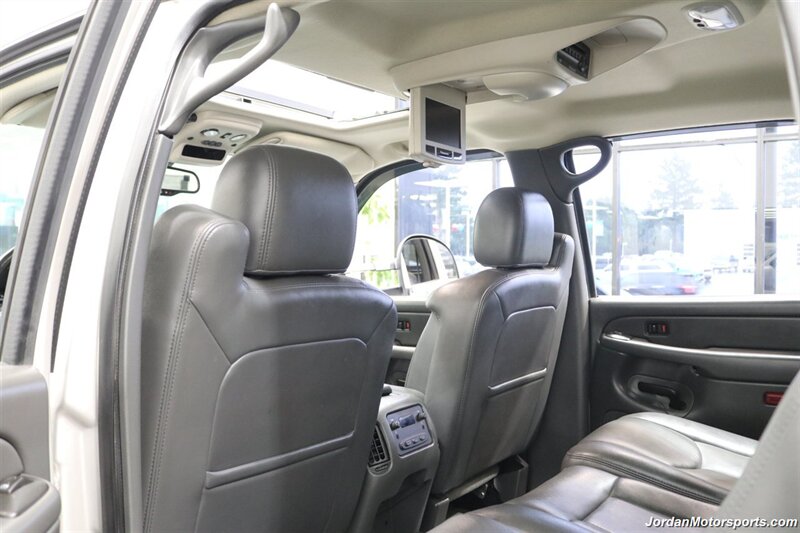 2006 Chevrolet Silverado 3500 LT3  1-OWNER* 100% RUST & CORROSION FREE* LT3 W/MOON ROOF & DVD* REAR AIR BAGS* PACBRAKE EXHAUST BRAKE* NEVER HAD 5TH WHEEL OR GOOSENECK* NEW 10-PLY A/T TIRES* REMOTE START - Photo 20 - Portland, OR 97230