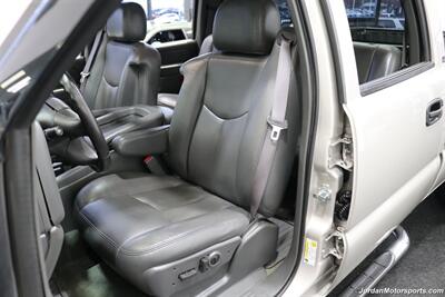 2006 Chevrolet Silverado 3500 LT3  1-OWNER* 100% RUST & CORROSION FREE* LT3 W/MOON ROOF & DVD* REAR AIR BAGS* PACBRAKE EXHAUST BRAKE* NEVER HAD 5TH WHEEL OR GOOSENECK* NEW 10-PLY A/T TIRES* REMOTE START - Photo 16 - Portland, OR 97230