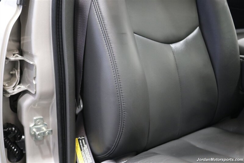 2006 Chevrolet Silverado 3500 LT3  1-OWNER* 100% RUST & CORROSION FREE* LT3 W/MOON ROOF & DVD* REAR AIR BAGS* PACBRAKE EXHAUST BRAKE* NEVER HAD 5TH WHEEL OR GOOSENECK* NEW 10-PLY A/T TIRES* REMOTE START - Photo 73 - Portland, OR 97230