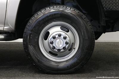 2006 Chevrolet Silverado 3500 LT3  1-OWNER* 100% RUST & CORROSION FREE* LT3 W/MOON ROOF & DVD* REAR AIR BAGS* PACBRAKE EXHAUST BRAKE* NEVER HAD 5TH WHEEL OR GOOSENECK* NEW 10-PLY A/T TIRES* REMOTE START - Photo 45 - Portland, OR 97230