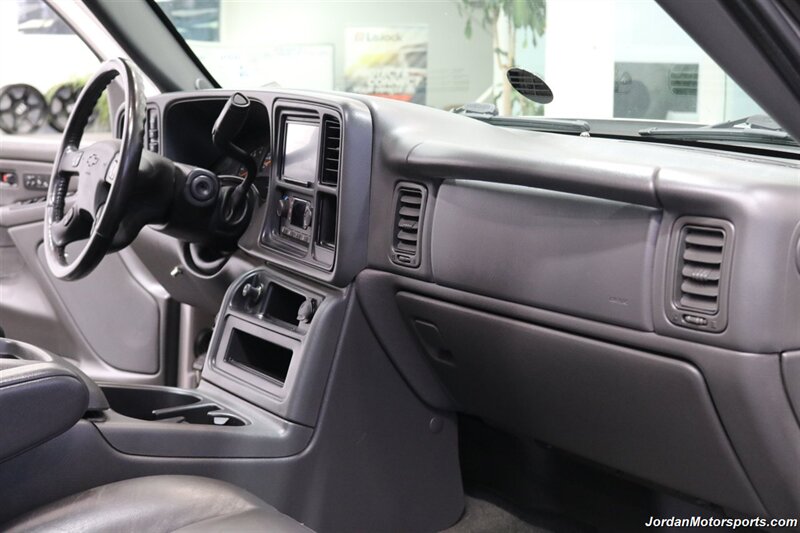 2006 Chevrolet Silverado 3500 LT3  1-OWNER* 100% RUST & CORROSION FREE* LT3 W/MOON ROOF & DVD* REAR AIR BAGS* PACBRAKE EXHAUST BRAKE* NEVER HAD 5TH WHEEL OR GOOSENECK* NEW 10-PLY A/T TIRES* REMOTE START - Photo 85 - Portland, OR 97230