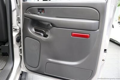 2006 Chevrolet Silverado 3500 LT3  1-OWNER* 100% RUST & CORROSION FREE* LT3 W/MOON ROOF & DVD* REAR AIR BAGS* PACBRAKE EXHAUST BRAKE* NEVER HAD 5TH WHEEL OR GOOSENECK* NEW 10-PLY A/T TIRES* REMOTE START - Photo 67 - Portland, OR 97230