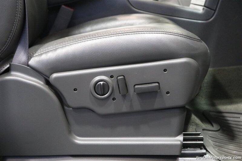 2006 Chevrolet Silverado 3500 LT3  1-OWNER* 100% RUST & CORROSION FREE* LT3 W/MOON ROOF & DVD* REAR AIR BAGS* PACBRAKE EXHAUST BRAKE* NEVER HAD 5TH WHEEL OR GOOSENECK* NEW 10-PLY A/T TIRES* REMOTE START - Photo 69 - Portland, OR 97230