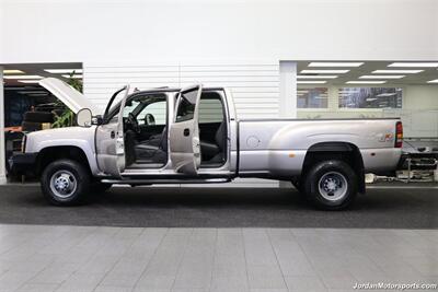 2006 Chevrolet Silverado 3500 LT3  1-OWNER* 100% RUST & CORROSION FREE* LT3 W/MOON ROOF & DVD* REAR AIR BAGS* PACBRAKE EXHAUST BRAKE* NEVER HAD 5TH WHEEL OR GOOSENECK* NEW 10-PLY A/T TIRES* REMOTE START - Photo 10 - Portland, OR 97230