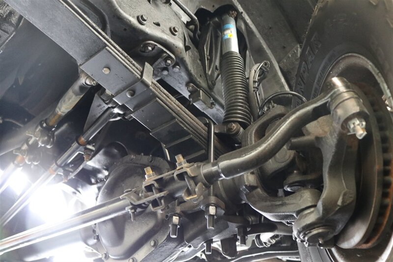 2000 Ford F-350 LARIAT  2-OWNER* LINEX BED LINER* 6-NEW YOKOHAMA A/T 10-PLYS* NEW 2.5 "LEVEL KIT W/ BILSTEIN 5100s* NEW FLUIDS-FILTERS-BRAKES-CALIPERS-SUSPENSION-ALLIGNMENT-AC SERVICE* ALL BOOKS & KEYS - Photo 30 - Portland, OR 97230