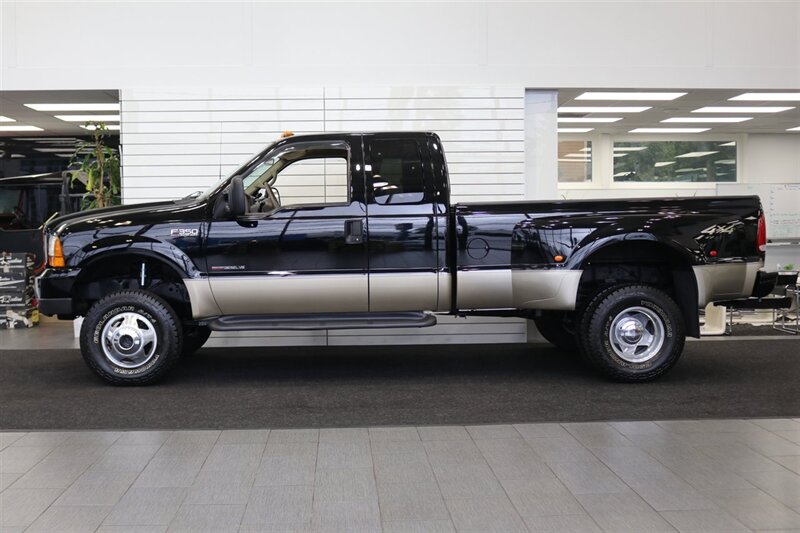 2000 Ford F-350 LARIAT  2-OWNER* LINEX BED LINER* 6-NEW YOKOHAMA A/T 10-PLYS* NEW 2.5 "LEVEL KIT W/ BILSTEIN 5100s* NEW FLUIDS-FILTERS-BRAKES-CALIPERS-SUSPENSION-ALLIGNMENT-AC SERVICE* ALL BOOKS & KEYS - Photo 4 - Portland, OR 97230