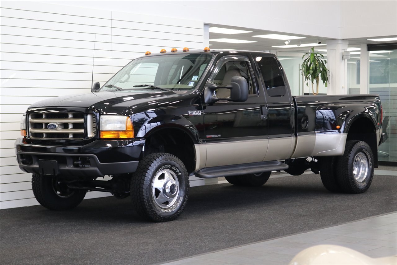 2000 Ford F-350 LARIAT  2-OWNER* LINEX BED LINER* 6-NEW YOKOHAMA A/T 10-PLYS* NEW 2.5 "LEVEL KIT W/ BILSTEIN 5100s* NEW FLUIDS-FILTERS-BRAKES-CALIPERS-SUSPENSION-ALLIGNMENT-AC SERVICE* ALL BOOKS & KEYS - Photo 1 - Portland, OR 97230