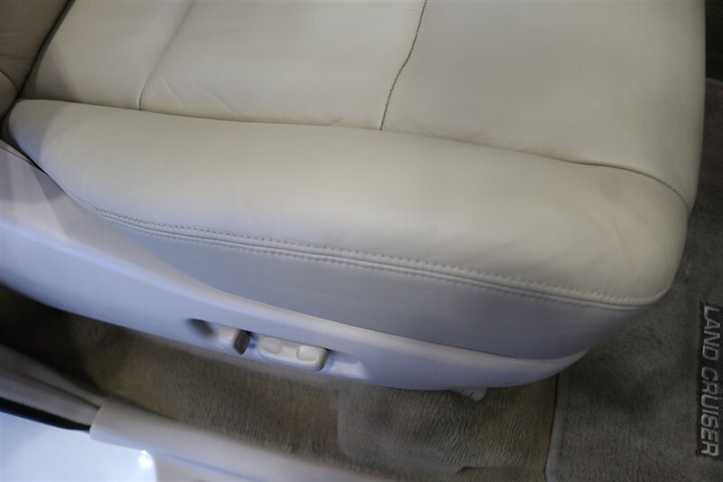 1999 Toyota Land Cruiser   - Photo 71 - Portland, OR 97230