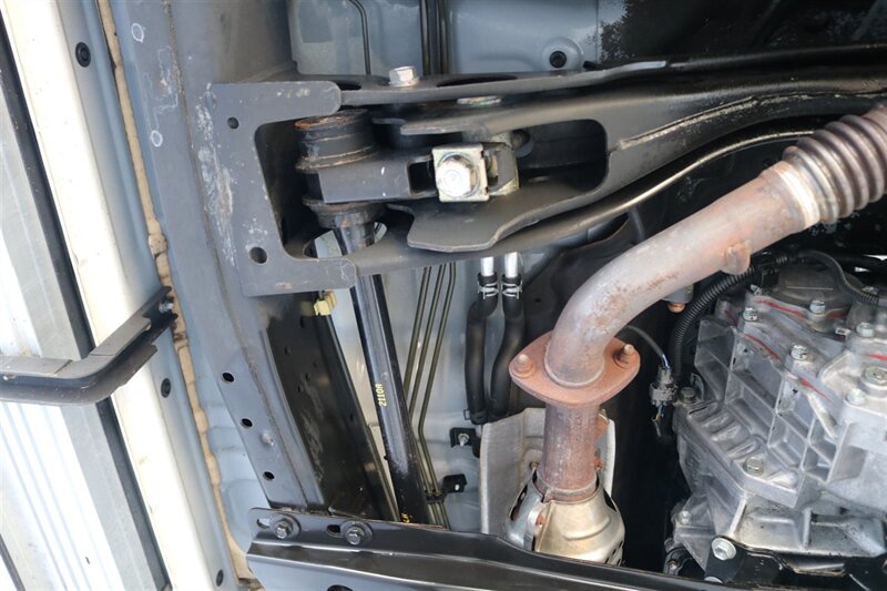 1999 Toyota Land Cruiser   - Photo 24 - Portland, OR 97230