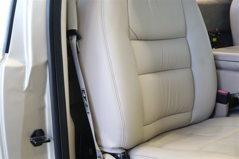 2001 Ford F-350 Lariat  6-SPEED* 1-CALIFORNIA OWNER* 100% RUST FREE* NEW 2.5 " LEVEL W/BILSTEIN 5100 SHOCKS* NEW 35 " BFG KO3s* FACTORY PTO* POWER INVERTER* LEATHER* ALL BOOKS-KEYS-WINDOW STICKER* COLLECTOR GRADE - Photo 76 - Portland, OR 97230