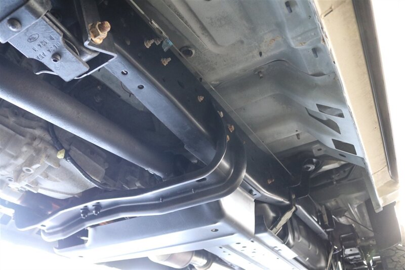 2001 Ford F-350 Lariat  6-SPEED* 1-CALIFORNIA OWNER* 100% RUST FREE* NEW 2.5 " LEVEL W/BILSTEIN 5100 SHOCKS* NEW 35 " BFG KO3s* FACTORY PTO* POWER INVERTER* LEATHER* ALL BOOKS-KEYS-WINDOW STICKER* COLLECTOR GRADE - Photo 29 - Portland, OR 97230