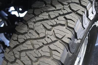 2001 Ford F-350 Lariat  6-SPEED* 1-CALIFORNIA OWNER* 100% RUST FREE* NEW 2.5 " LEVEL W/BILSTEIN 5100 SHOCKS* NEW 35 " BFG KO3s* FACTORY PTO* POWER INVERTER* LEATHER* ALL BOOKS-KEYS-WINDOW STICKER* COLLECTOR GRADE - Photo 58 - Portland, OR 97230