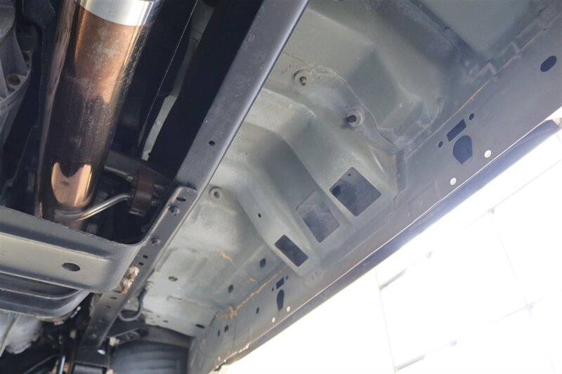 2001 Ford F-350 Lariat  6-SPEED* 1-CALIFORNIA OWNER* 100% RUST FREE* NEW 2.5 " LEVEL W/BILSTEIN 5100 SHOCKS* NEW 35 " BFG KO3s* FACTORY PTO* POWER INVERTER* LEATHER* ALL BOOKS-KEYS-WINDOW STICKER* COLLECTOR GRADE - Photo 24 - Portland, OR 97230