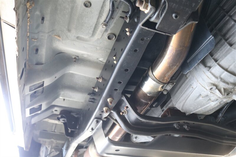 2001 Ford F-350 Lariat  6-SPEED* 1-CALIFORNIA OWNER* 100% RUST FREE* NEW 2.5 " LEVEL W/BILSTEIN 5100 SHOCKS* NEW 35 " BFG KO3s* FACTORY PTO* POWER INVERTER* LEATHER* ALL BOOKS-KEYS-WINDOW STICKER* COLLECTOR GRADE - Photo 41 - Portland, OR 97230