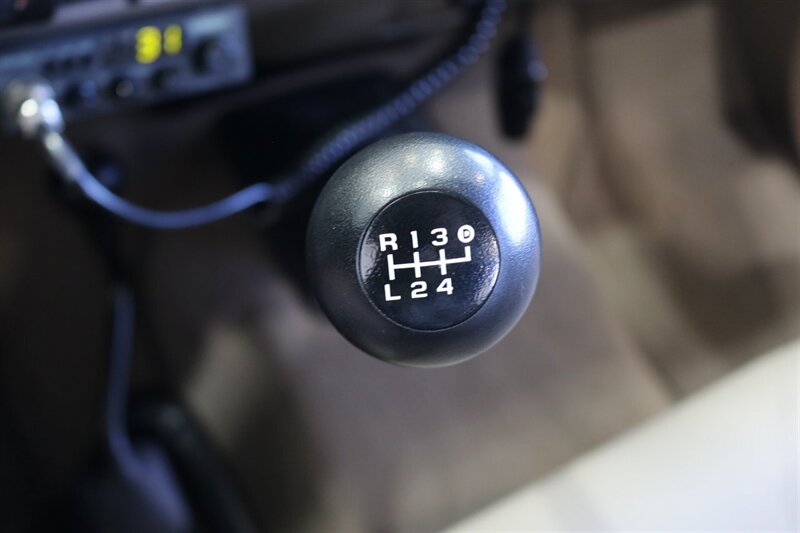 2001 Ford F-350 Lariat  6-SPEED* 1-CALIFORNIA OWNER* 100% RUST FREE* NEW 2.5 " LEVEL W/BILSTEIN 5100 SHOCKS* NEW 35 " BFG KO3s* FACTORY PTO* POWER INVERTER* LEATHER* ALL BOOKS-KEYS-WINDOW STICKER* COLLECTOR GRADE - Photo 92 - Portland, OR 97230