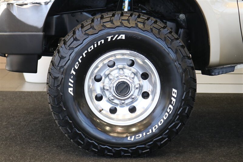 2001 Ford F-350 Lariat  6-SPEED* 1-CALIFORNIA OWNER* 100% RUST FREE* NEW 2.5 " LEVEL W/BILSTEIN 5100 SHOCKS* NEW 35 " BFG KO3s* FACTORY PTO* POWER INVERTER* LEATHER* ALL BOOKS-KEYS-WINDOW STICKER* COLLECTOR GRADE - Photo 20 - Portland, OR 97230