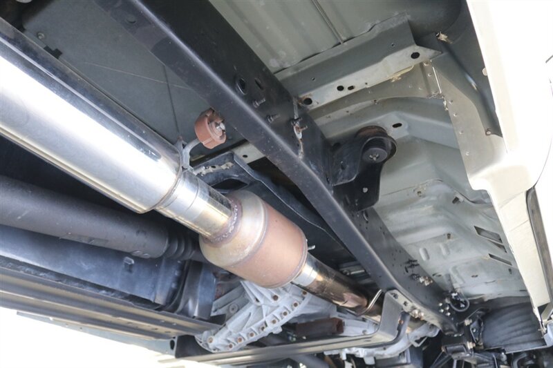 2001 Ford F-350 Lariat  6-SPEED* 1-CALIFORNIA OWNER* 100% RUST FREE* NEW 2.5 " LEVEL W/BILSTEIN 5100 SHOCKS* NEW 35 " BFG KO3s* FACTORY PTO* POWER INVERTER* LEATHER* ALL BOOKS-KEYS-WINDOW STICKER* COLLECTOR GRADE - Photo 40 - Portland, OR 97230