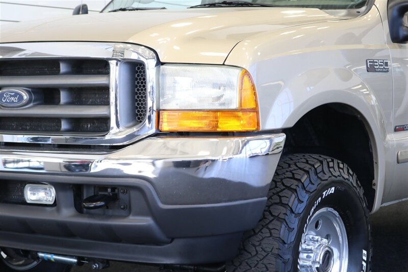 2001 Ford F-350 Lariat  6-SPEED* 1-CALIFORNIA OWNER* 100% RUST FREE* NEW 2.5 " LEVEL W/BILSTEIN 5100 SHOCKS* NEW 35 " BFG KO3s* FACTORY PTO* POWER INVERTER* LEATHER* ALL BOOKS-KEYS-WINDOW STICKER* COLLECTOR GRADE - Photo 12 - Portland, OR 97230