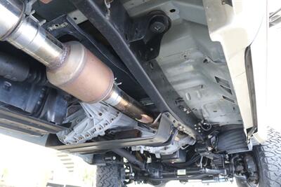 2001 Ford F-350 Lariat  6-SPEED* 1-CALIFORNIA OWNER* 100% RUST FREE* NEW 2.5 " LEVEL W/BILSTEIN 5100 SHOCKS* NEW 35 " BFG KO3s* FACTORY PTO* POWER INVERTER* LEATHER* ALL BOOKS-KEYS-WINDOW STICKER* COLLECTOR GRADE - Photo 22 - Portland, OR 97230