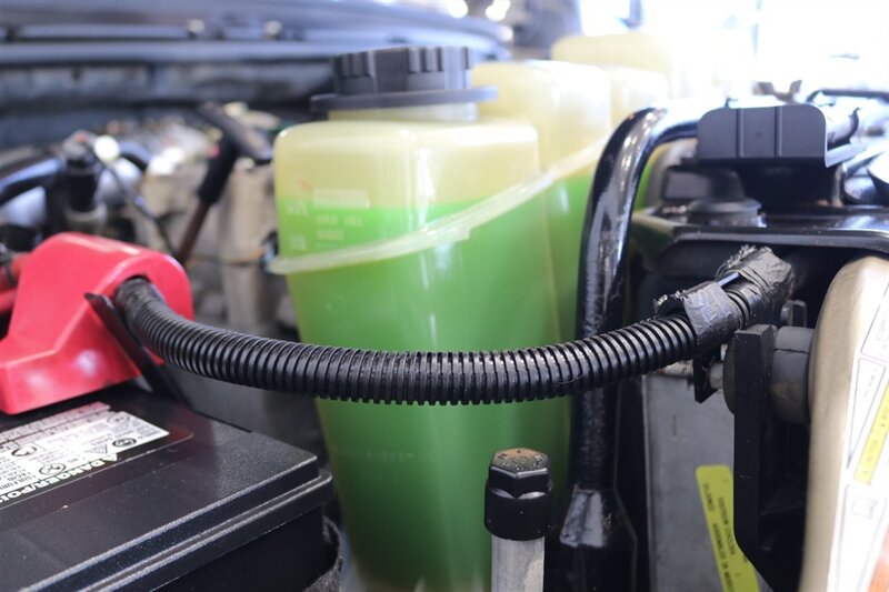 2001 Ford F-350 Lariat  6-SPEED* 1-CALIFORNIA OWNER* 100% RUST FREE* NEW 2.5 " LEVEL W/BILSTEIN 5100 SHOCKS* NEW 35 " BFG KO3s* FACTORY PTO* POWER INVERTER* LEATHER* ALL BOOKS-KEYS-WINDOW STICKER* COLLECTOR GRADE - Photo 45 - Portland, OR 97230