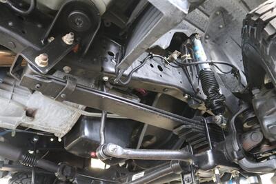 2001 Ford F-350 Lariat  6-SPEED* 1-CALIFORNIA OWNER* 100% RUST FREE* NEW 2.5 " LEVEL W/BILSTEIN 5100 SHOCKS* NEW 35 " BFG KO3s* FACTORY PTO* POWER INVERTER* LEATHER* ALL BOOKS-KEYS-WINDOW STICKER* COLLECTOR GRADE - Photo 33 - Portland, OR 97230