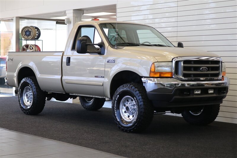2001 Ford F-350 Lariat  6-SPEED* 1-CALIFORNIA OWNER* 100% RUST FREE* NEW 2.5 " LEVEL W/BILSTEIN 5100 SHOCKS* NEW 35 " BFG KO3s* FACTORY PTO* POWER INVERTER* LEATHER* ALL BOOKS-KEYS-WINDOW STICKER* COLLECTOR GRADE - Photo 2 - Portland, OR 97230