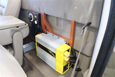 2001 Ford F-350 Lariat  6-SPEED* 1-CALIFORNIA OWNER* 100% RUST FREE* NEW 2.5 " LEVEL W/BILSTEIN 5100 SHOCKS* NEW 35 " BFG KO3s* FACTORY PTO* POWER INVERTER* LEATHER* ALL BOOKS-KEYS-WINDOW STICKER* COLLECTOR GRADE - Photo 19 - Portland, OR 97230