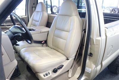 2001 Ford F-350 Lariat  6-SPEED* 1-CALIFORNIA OWNER* 100% RUST FREE* NEW 2.5 " LEVEL W/BILSTEIN 5100 SHOCKS* NEW 35 " BFG KO3s* FACTORY PTO* POWER INVERTER* LEATHER* ALL BOOKS-KEYS-WINDOW STICKER* COLLECTOR GRADE - Photo 16 - Portland, OR 97230