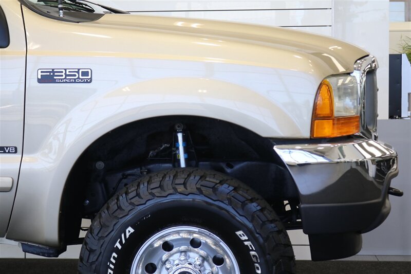 2001 Ford F-350 Lariat  6-SPEED* 1-CALIFORNIA OWNER* 100% RUST FREE* NEW 2.5 " LEVEL W/BILSTEIN 5100 SHOCKS* NEW 35 " BFG KO3s* FACTORY PTO* POWER INVERTER* LEATHER* ALL BOOKS-KEYS-WINDOW STICKER* COLLECTOR GRADE - Photo 32 - Portland, OR 97230