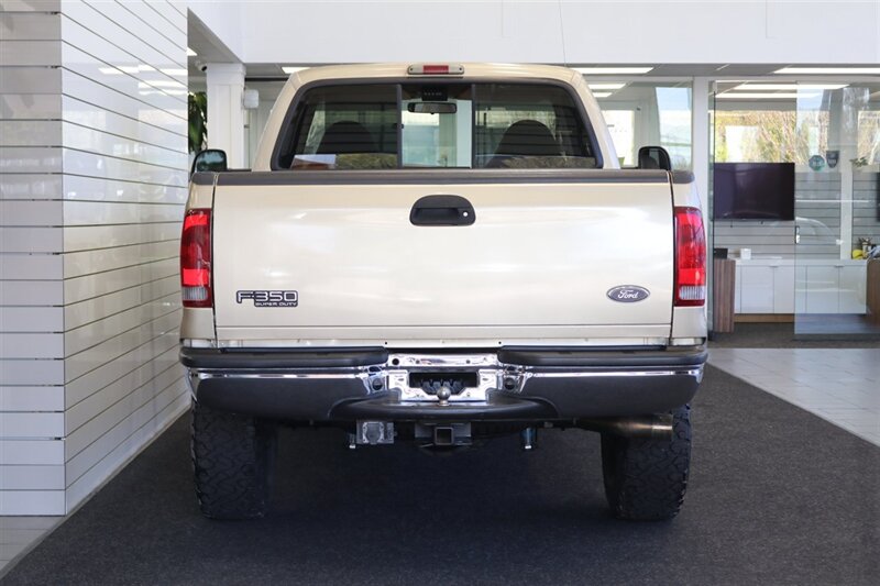 2001 Ford F-350 Lariat  6-SPEED* 1-CALIFORNIA OWNER* 100% RUST FREE* NEW 2.5 " LEVEL W/BILSTEIN 5100 SHOCKS* NEW 35 " BFG KO3s* FACTORY PTO* POWER INVERTER* LEATHER* ALL BOOKS-KEYS-WINDOW STICKER* COLLECTOR GRADE - Photo 9 - Portland, OR 97230