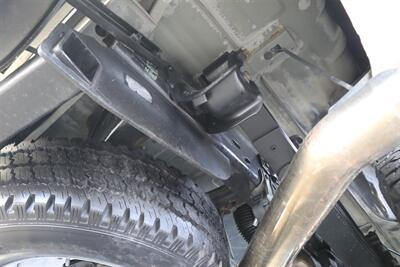 2001 Ford F-350 Lariat  6-SPEED* 1-CALIFORNIA OWNER* 100% RUST FREE* NEW 2.5 " LEVEL W/BILSTEIN 5100 SHOCKS* NEW 35 " BFG KO3s* FACTORY PTO* POWER INVERTER* LEATHER* ALL BOOKS-KEYS-WINDOW STICKER* COLLECTOR GRADE - Photo 39 - Portland, OR 97230