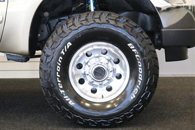 2001 Ford F-350 Lariat  6-SPEED* 1-CALIFORNIA OWNER* 100% RUST FREE* NEW 2.5 " LEVEL W/BILSTEIN 5100 SHOCKS* NEW 35 " BFG KO3s* FACTORY PTO* POWER INVERTER* LEATHER* ALL BOOKS-KEYS-WINDOW STICKER* COLLECTOR GRADE - Photo 57 - Portland, OR 97230