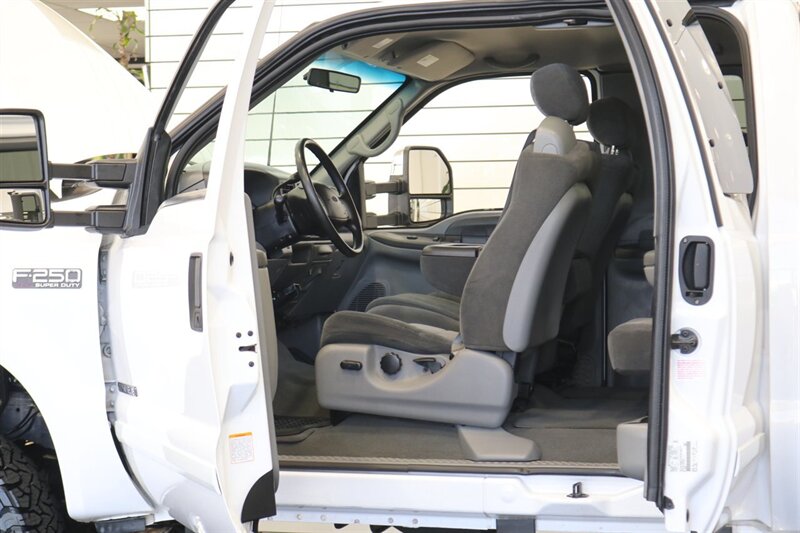 2002 Ford F-250 XLT  100% RUST FREE* 100% ACCIDENT FREE* LONG BED EXTRA CAB* LINEX BED LINER* NEW 2.5 "LEVEL KIT W/ BILSTEIN 5100 SHOCKS& STEERING STABILIZER* NEW 35 " BFG KO3 10-PLYs* UPGRADED GRILL & MIRRORS*FULL SERVICED - Photo 50 - Portland, OR 97230