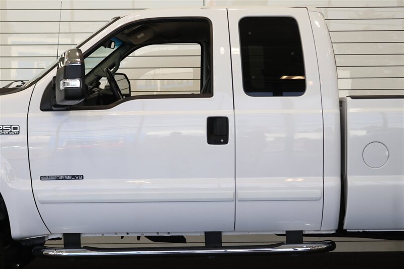 2002 Ford F-250 XLT  100% RUST FREE* 100% ACCIDENT FREE* LONG BED EXTRA CAB* LINEX BED LINER* NEW 2.5 "LEVEL KIT W/ BILSTEIN 5100 SHOCKS& STEERING STABILIZER* NEW 35 " BFG KO3 10-PLYs* UPGRADED GRILL & MIRRORS*FULL SERVICED - Photo 58 - Portland, OR 97230