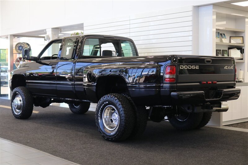 1996 Dodge Ram 3500 Laramie SLT 5.9L 12-VALVE* 100% RUST FREE* FULLY SERVICED* NEW 3 " LEVEL LIFT W/ BILSTEIN 5100's* NEW 35 " BFG KO3s* FULL NEW EXCELLENT QUALITY PAINT JOB* PAINT MATCHED BUMPERS-GRILL* - Photo 6 - Portland, OR 97230