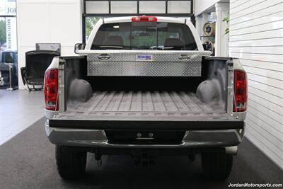 2006 Dodge Ram 2500 SLT  LONG BED 5.9L CUMMINS HIGH OUTPUT* NEVER HAD A 5TH WHEEL OR GOOSENECK* NEW 10-PLY TIRES* REAR AIRBAGS W/ONBOARD COMPRESSOR* BIG HORN PKG* FRESH SERVICE* CAMPER PKG* ALL KEYS & BOOKS - Photo 15 - Portland, OR 97230