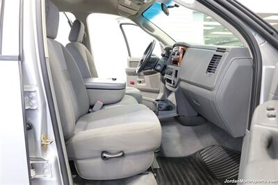 2006 Dodge Ram 2500 SLT  LONG BED 5.9L CUMMINS HIGH OUTPUT* NEVER HAD A 5TH WHEEL OR GOOSENECK* NEW 10-PLY TIRES* REAR AIRBAGS W/ONBOARD COMPRESSOR* BIG HORN PKG* FRESH SERVICE* CAMPER PKG* ALL KEYS & BOOKS - Photo 75 - Portland, OR 97230