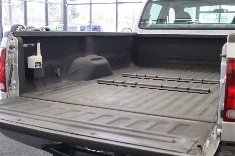 2001 Ford F-350 XLT  1-OWNER* 100% RUST FREE* NEW 2.5 " BILSTEIN LEVEL KIT* NEW 35 " TOYO'S 10-PLYS* FULL SERVICE W/ NEW FLUIDS-FILTERS-AC SERVICE-DOOR LOCKS* ALL ORIGINAL BOOKS-WINDOW STICKER-SERVICE RECORDS - Photo 51 - Portland, OR 97230