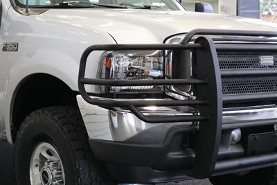 2001 Ford F-350 XLT  1-OWNER* 100% RUST FREE* NEW 2.5 " BILSTEIN LEVEL KIT* NEW 35 " TOYO'S 10-PLYS* FULL SERVICE W/ NEW FLUIDS-FILTERS-AC SERVICE-DOOR LOCKS* ALL ORIGINAL BOOKS-WINDOW STICKER-SERVICE RECORDS - Photo 11 - Portland, OR 97230