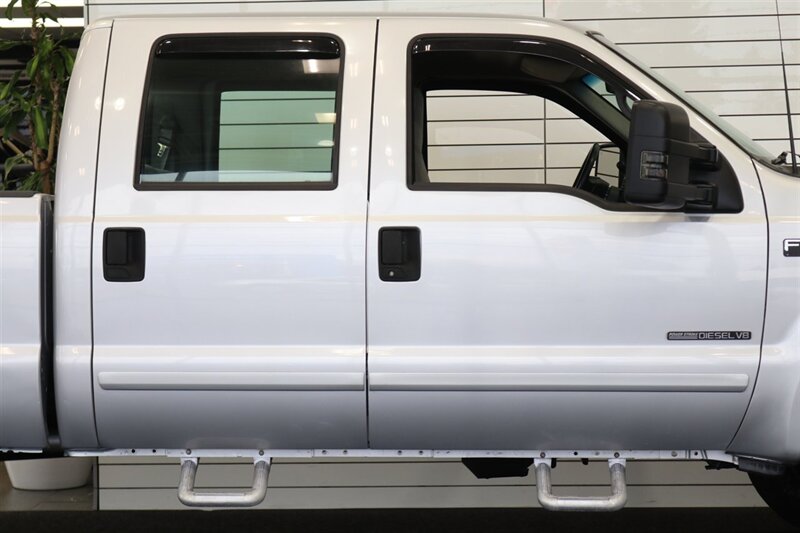 2001 Ford F-350 XLT  1-OWNER* 100% RUST FREE* NEW 2.5 " BILSTEIN LEVEL KIT* NEW 35 " TOYO'S 10-PLYS* FULL SERVICE W/ NEW FLUIDS-FILTERS-AC SERVICE-DOOR LOCKS* ALL ORIGINAL BOOKS-WINDOW STICKER-SERVICE RECORDS - Photo 45 - Portland, OR 97230