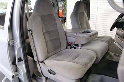 2001 Ford F-350 XLT  1-OWNER* 100% RUST FREE* NEW 2.5 " BILSTEIN LEVEL KIT* NEW 35 " TOYO'S 10-PLYS* FULL SERVICE W/ NEW FLUIDS-FILTERS-AC SERVICE-DOOR LOCKS* ALL ORIGINAL BOOKS-WINDOW STICKER-SERVICE RECORDS - Photo 17 - Portland, OR 97230